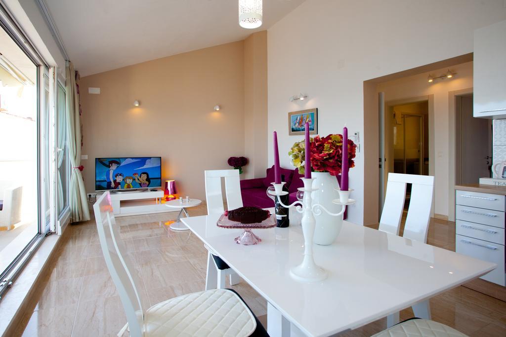 Apartments Villa Anamaria Trogir Quarto foto